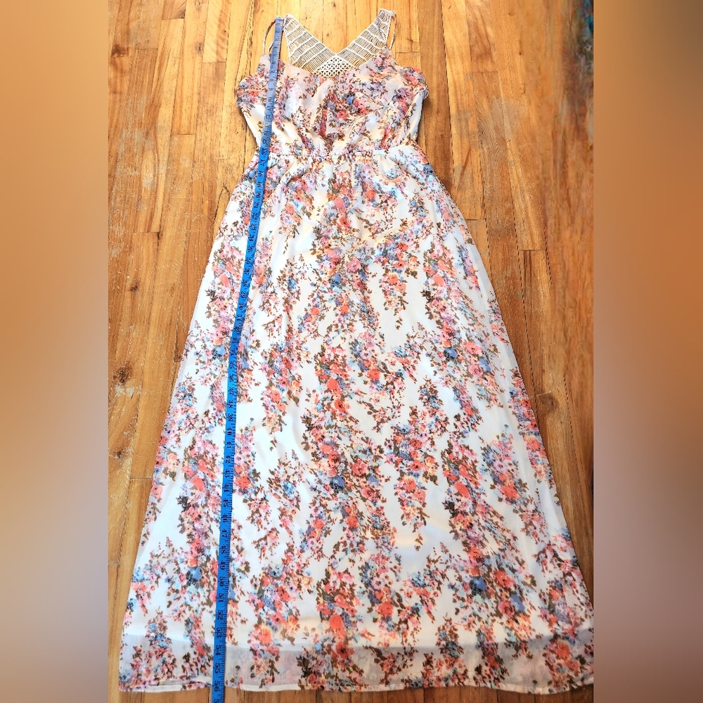 Dynamite Bright Floral Chiffon Maxi Dress W/Crochet Back Detail Size Medium